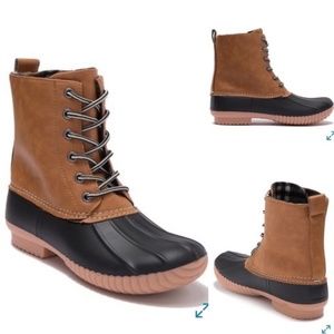 REPORT UPTON LACE UP RAIN BOOTS BOOTIES DUCK TOE